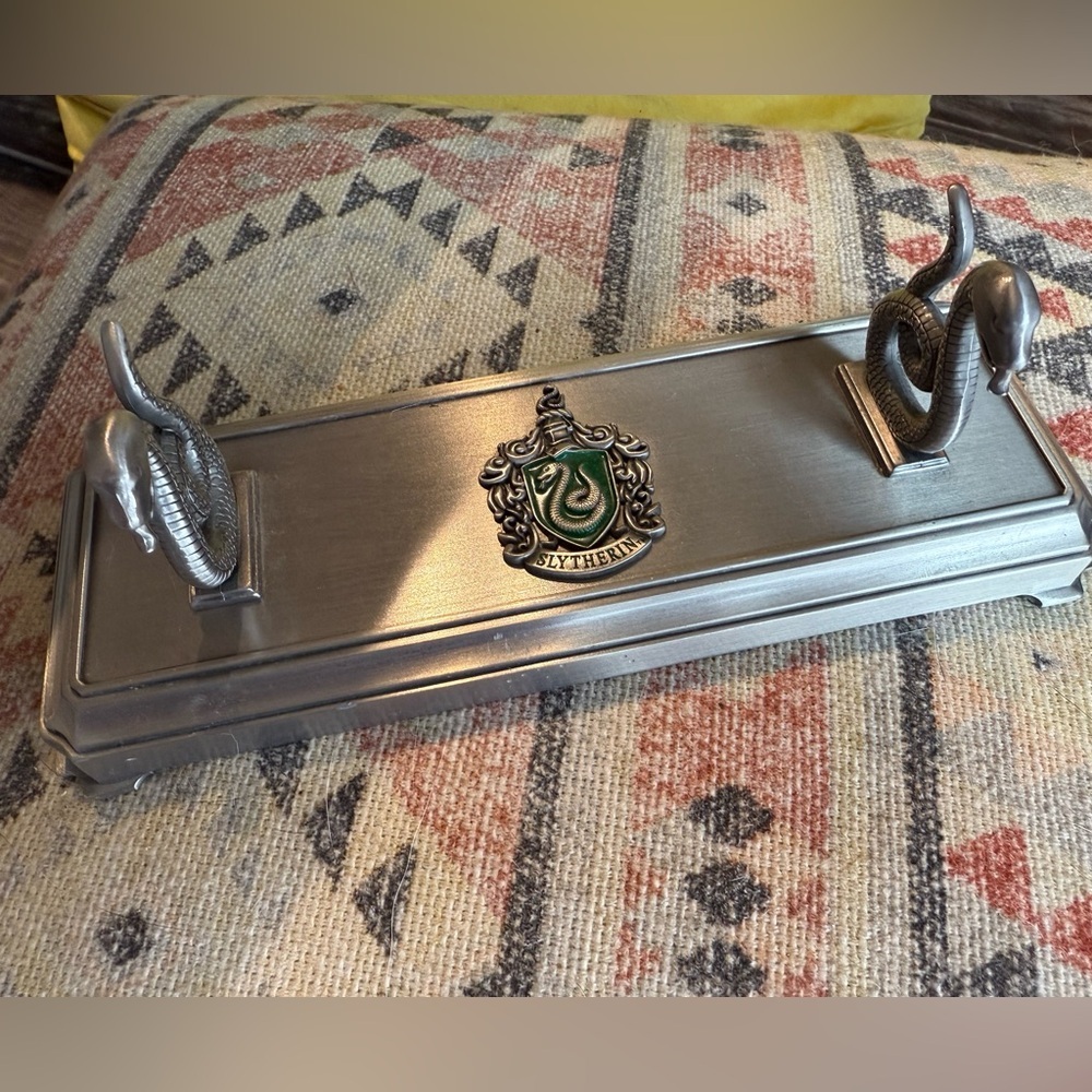 Elegant Silver Wand/Pen Stand with Slytherin Snake Design - Picture 4 of 5